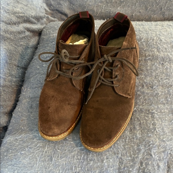 Men\'s Classic Brown Suede Chukka Boots